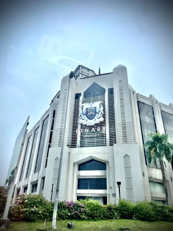 Binary University of Management and Entrepreneurship — 校园照片（来自 Google 地图）