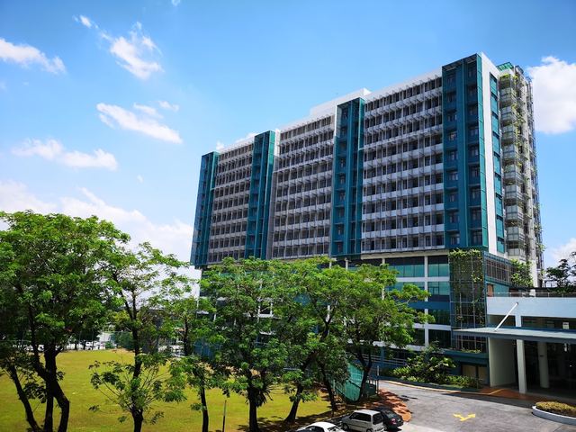 First City University College — 校园照片（来自 Google 地图）