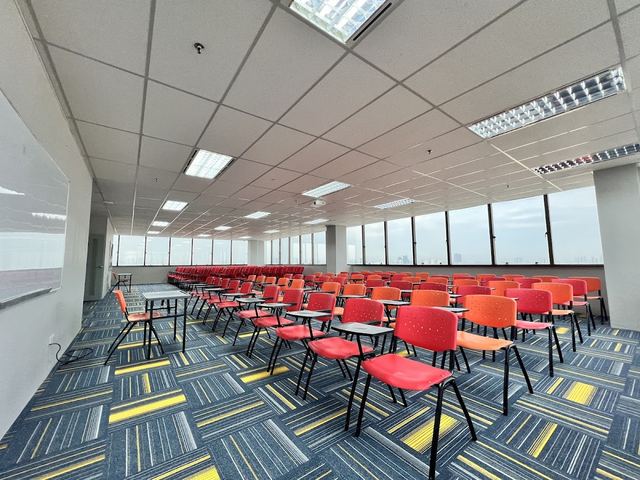 International University College of Management and Sports (ICMS) — 校园照片（来自 Google 地图）
