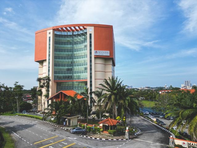 Manipal University College Malaysia (MUCM) — 校园照片（来自 Google 地图）