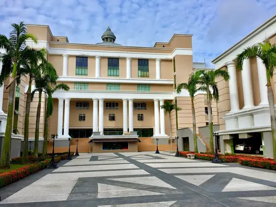 SEGi University — 校园照片（来自 Google 地图）
