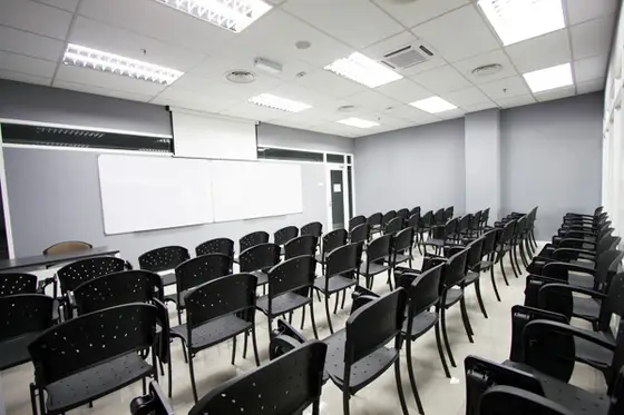 UNITAR International University — 校园照片（来自 Google 地图）