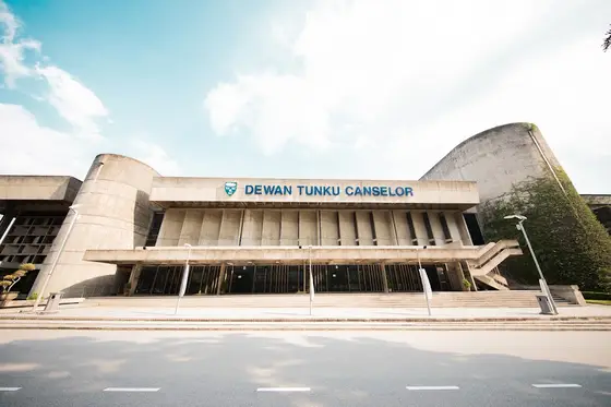 Universiti Malaya (UM) — 校园照片（来自 Google 地图）