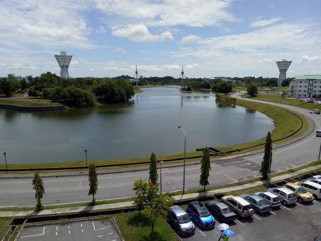 Universiti Malaysia Sarawak (UNIMAS) — 校园照片（来自 Google 地图）