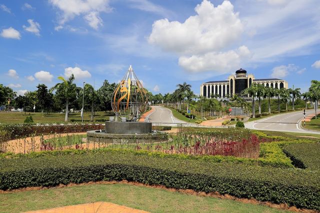 Universiti Sains Islam Malaysia (USIM) — 校园照片（来自 Google 地图）