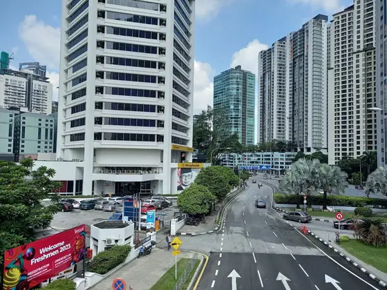 Universiti Tun Abdul Razak (UNIRAZAK) — 校园照片（来自 Google 地图）