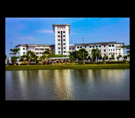 Universiti Tun Hussein Onn Malaysia (UTHM) — 校园照片（来自 Google 地图）