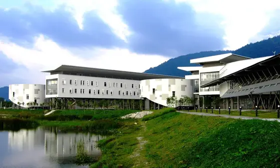 Universiti Tunku Abdul Rahman (UTAR) — 校园照片（来自 Google 地图）