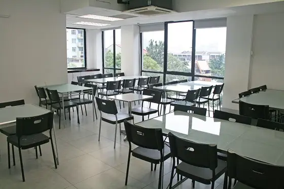 Vision University College — 校园照片（来自 Google 地图）