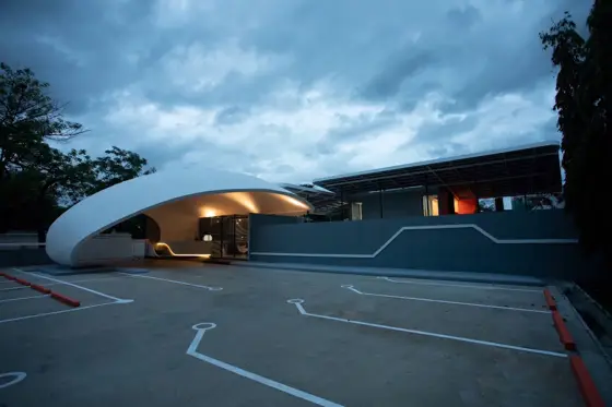 Astra Academy International School — 写真は Google Maps 経由