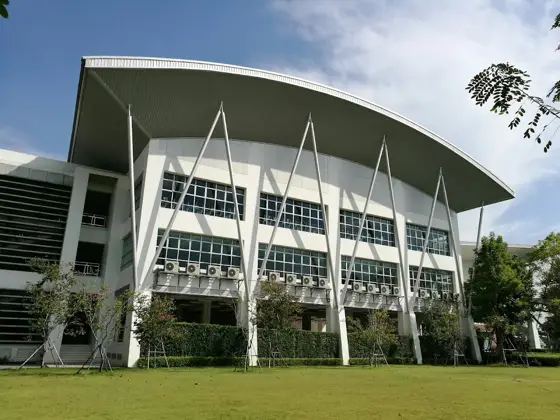 King Mongkut's International Demonstration School (KMIDS) — 写真は Google Maps 経由