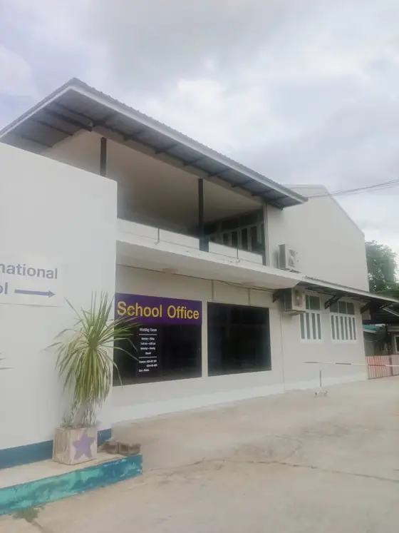 Manorom International Christian School — 写真は Google Maps 経由