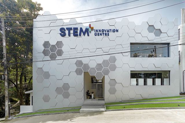 PanyaDee / PBISS — Panyadee British International School of Samui — 校园照片（来自 Google 地图）