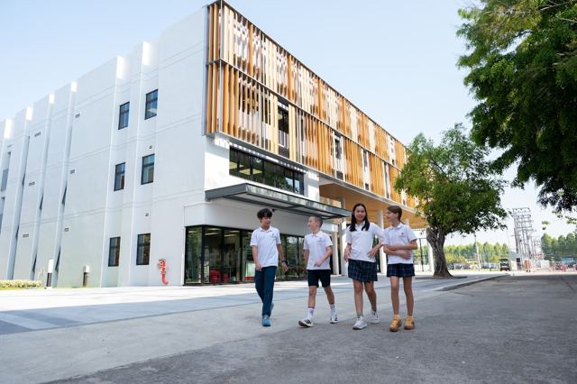 RIS Swiss Section — Deutschsprachige Schule Bangkok — 校园照片（来自 Google 地图）