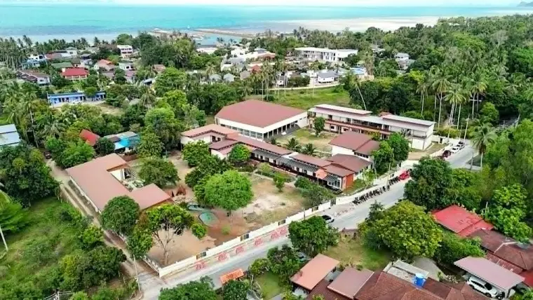 Si Ri Panya International School